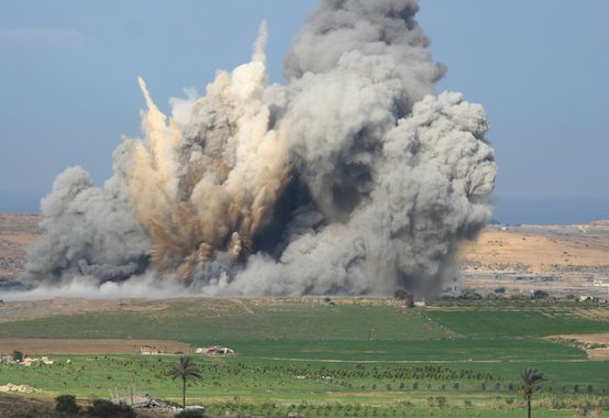 Explosion in Gaza. GERSHBERG Yuri / Shutterstock.com
