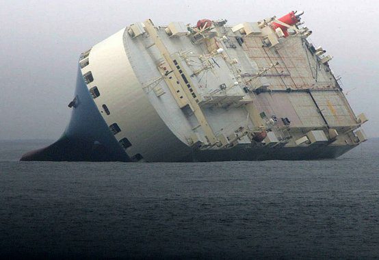 Stranded-cargo-ship-lede