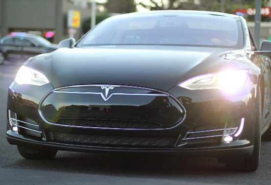White House to Weigh in on a Cruising Tesla