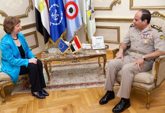 Discussion between Abdelfatah Khalil al-Sisi, Egyptian Deputy Prime Minister, Minister for Defence and Commander-In-Chief of the Armed Forces, on the right, and Catherine Ashton