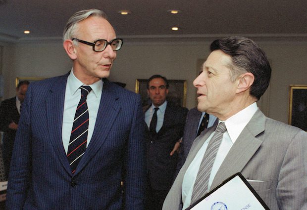 Secretary_of_Defense_Caspar_Weinberger_meets_with_Foreign_Minister_Van_der_Stoel_of_the_Netherlands_in_the_Pentagon_1983