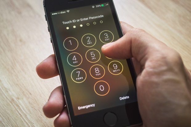 apple iphone security password