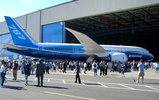 boeing_787_roll-out