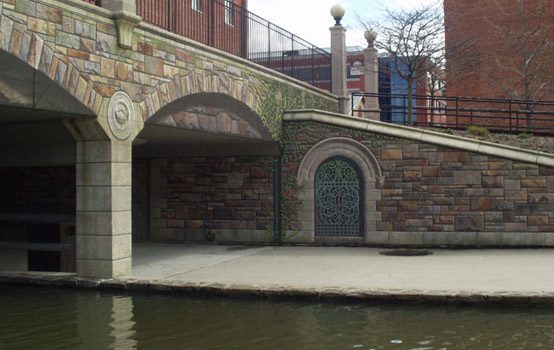 Downtown_frederick_maryland_bridge