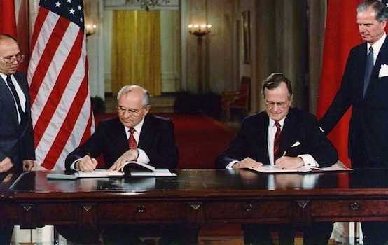 Gorbachev_Bush_19900601