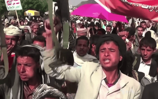 Houthis_protest_against_airstrikes_1