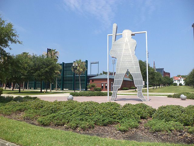 Baseball_player_art_next_to_Baseball_Grounds_of_Jacksonville