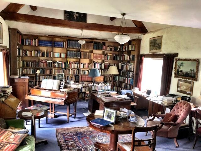 Rod Dreher The American Conservative Oh And I Can T Be Positive Because Only Glanced At It But Think That S A Portrait Of Charles Ii Above The Crossbeam