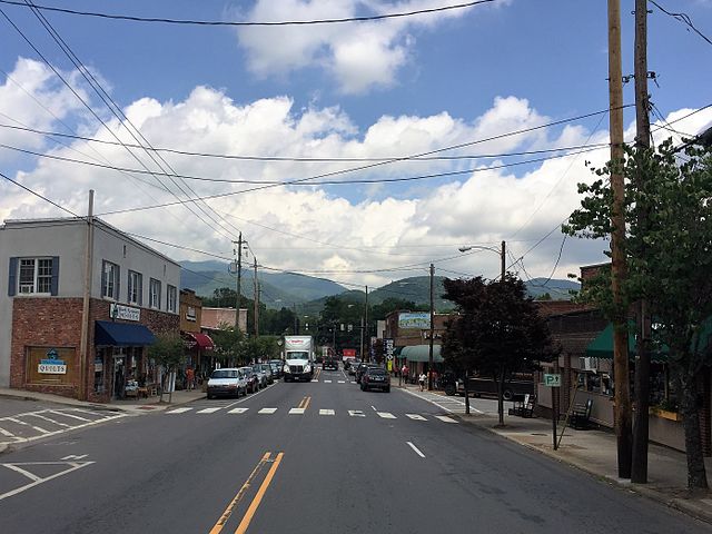 Black_Mountain_NC_downtown