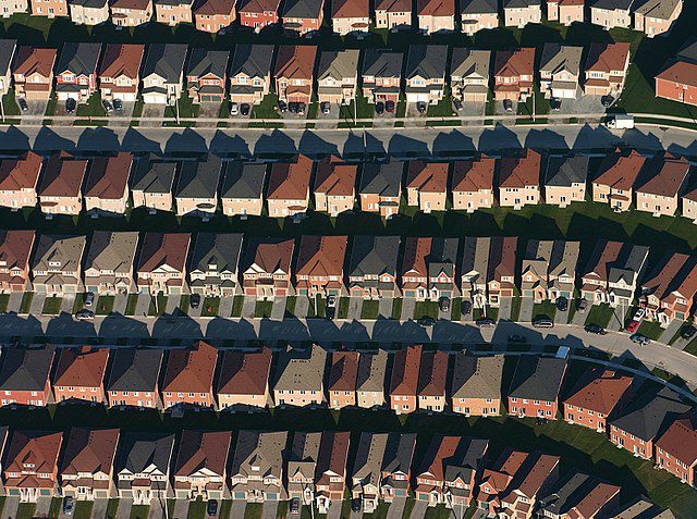 640px-Markham-suburbs_aerial-edit2