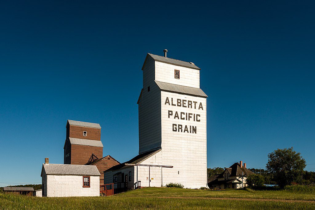 1024px-2016-06-17_Meeting_Creek_(27865122436)