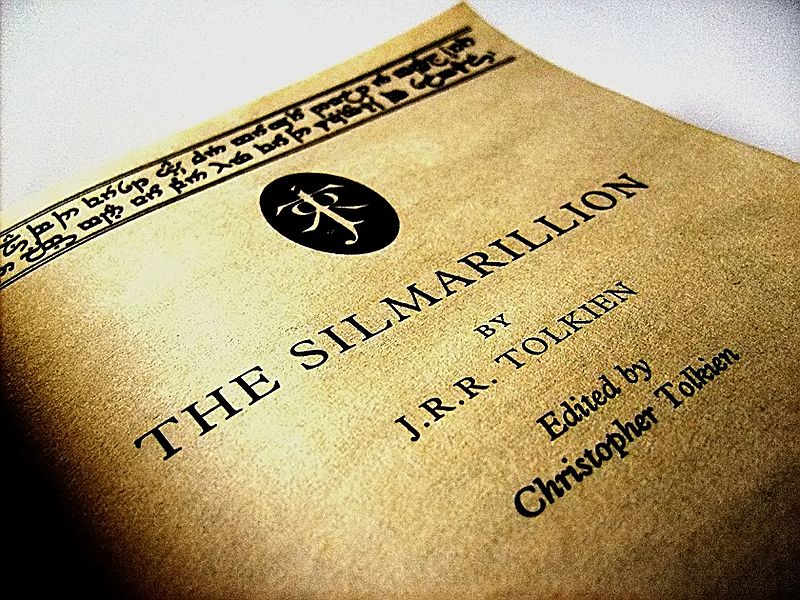 Silmarrillion,_Just_under_the_Cover