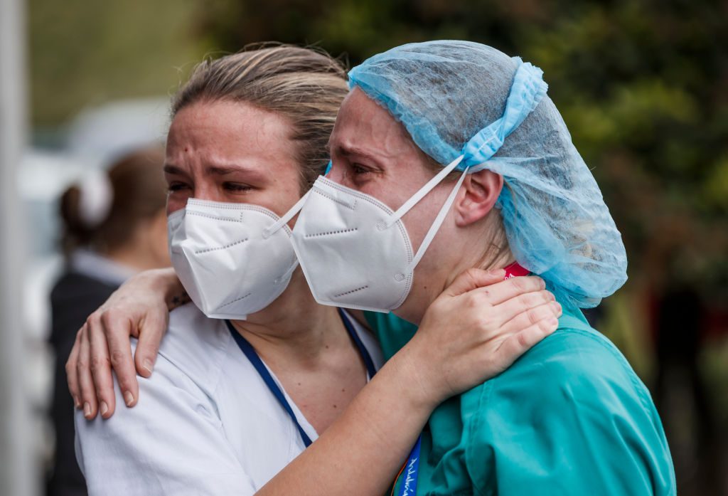 Hommage at the Severo Ochoa Hospital because of the COVID-19 in Leganes