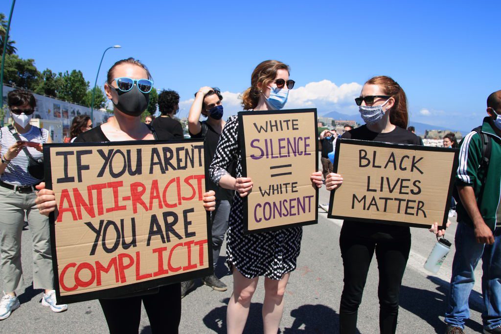 Peaceful demonstration in front of the American Consulate to