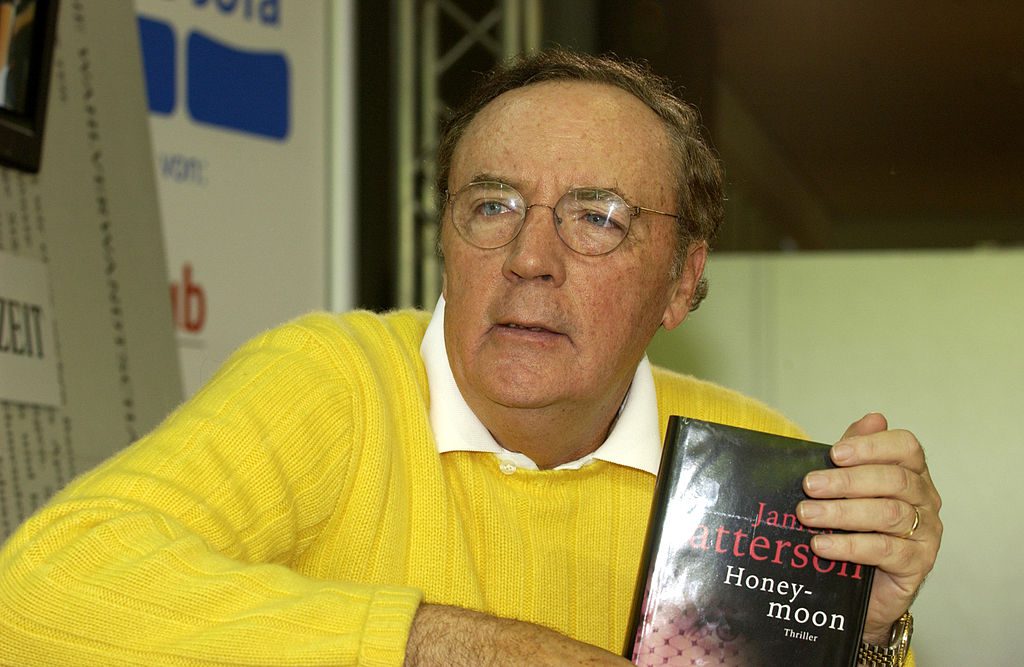 1024px-James_Patterson_im_Gespräch_mit_Christhard_Läpple_4