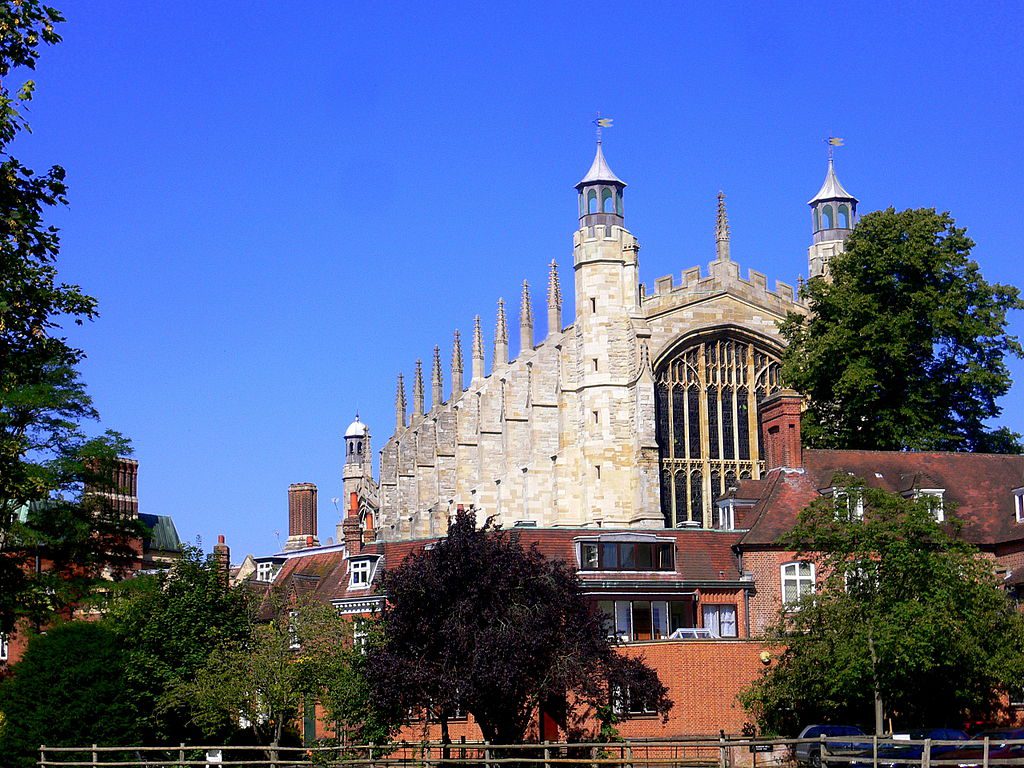 1024px-Eton_College_Chapel_(2)_-_August_5,_2007
