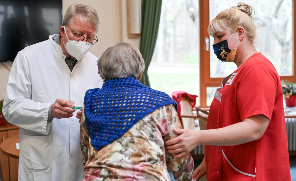 Test run vaccination in care facility