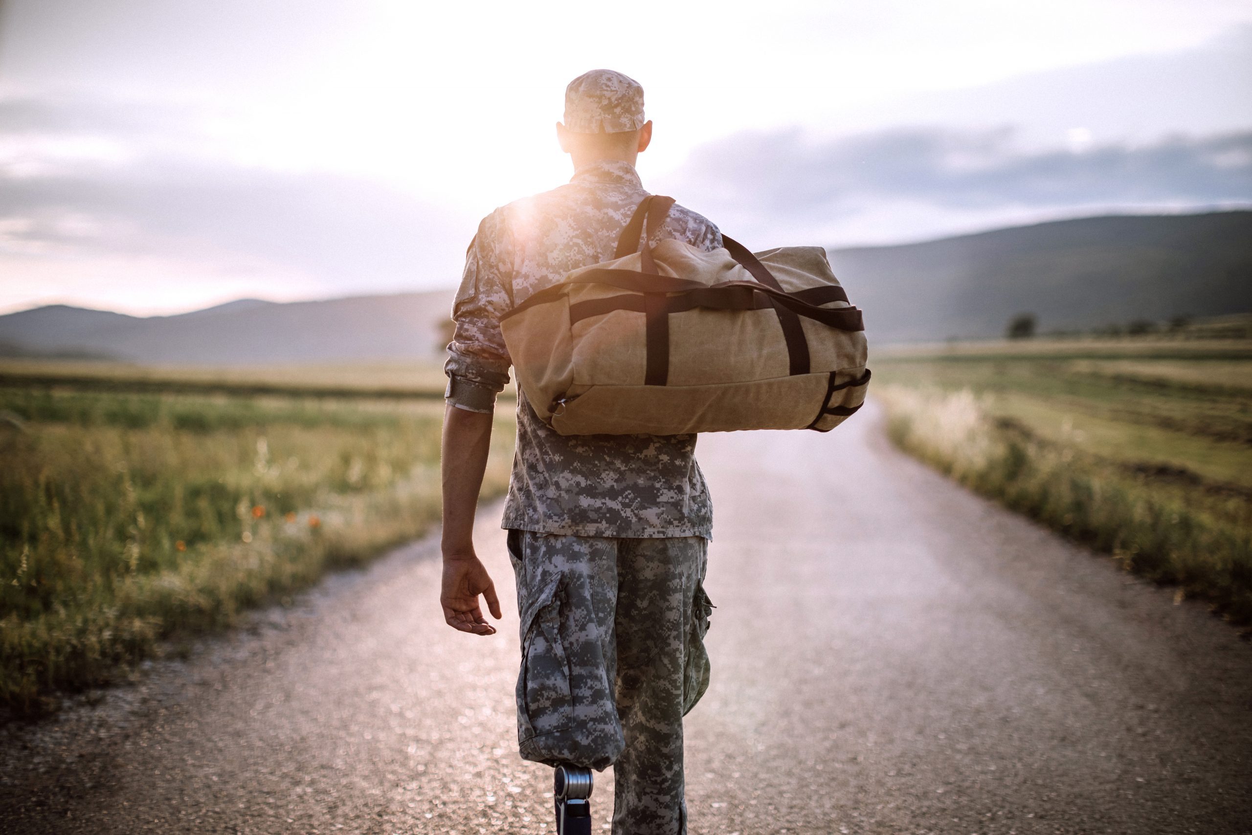 Soldier with amputee leg on his way home