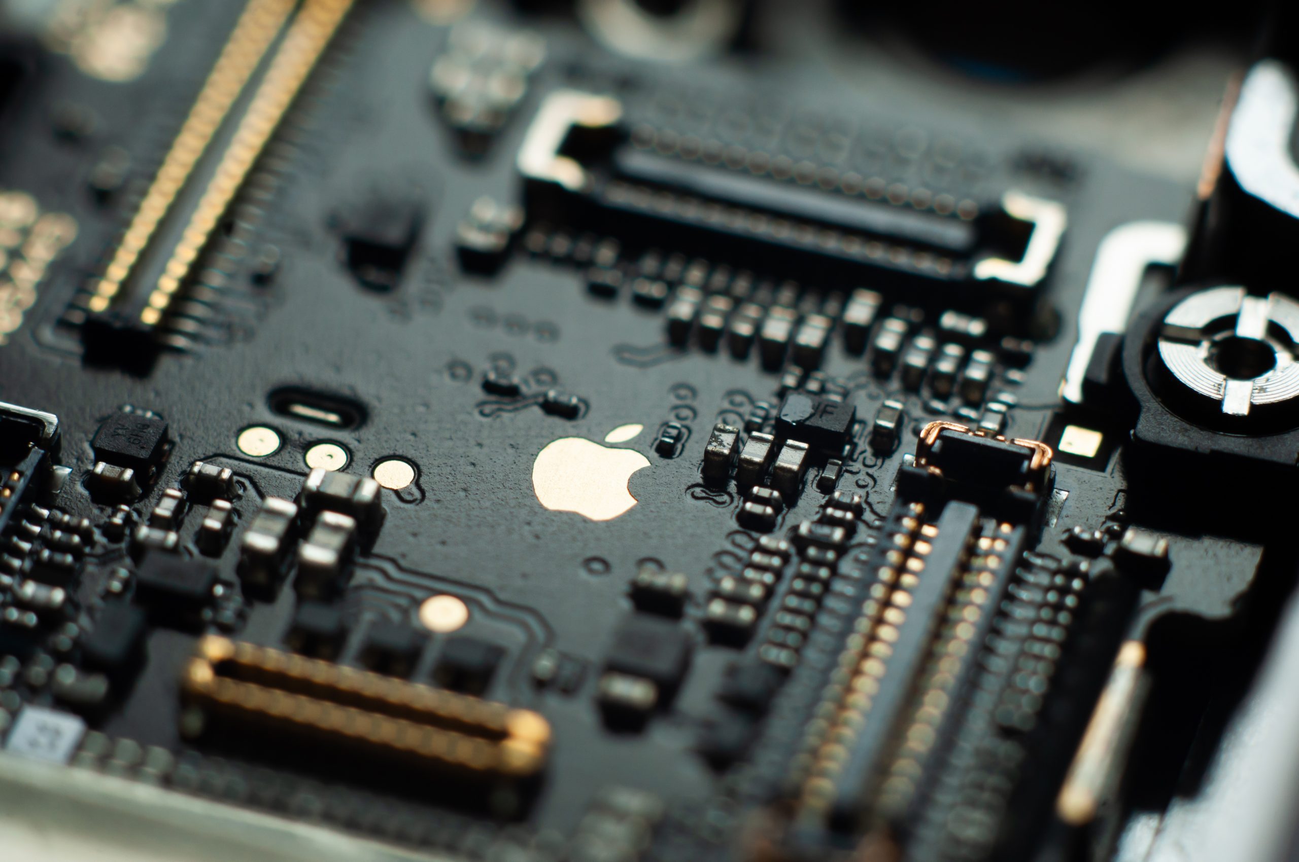 Apple’s Quiet War on Independent Repairmen