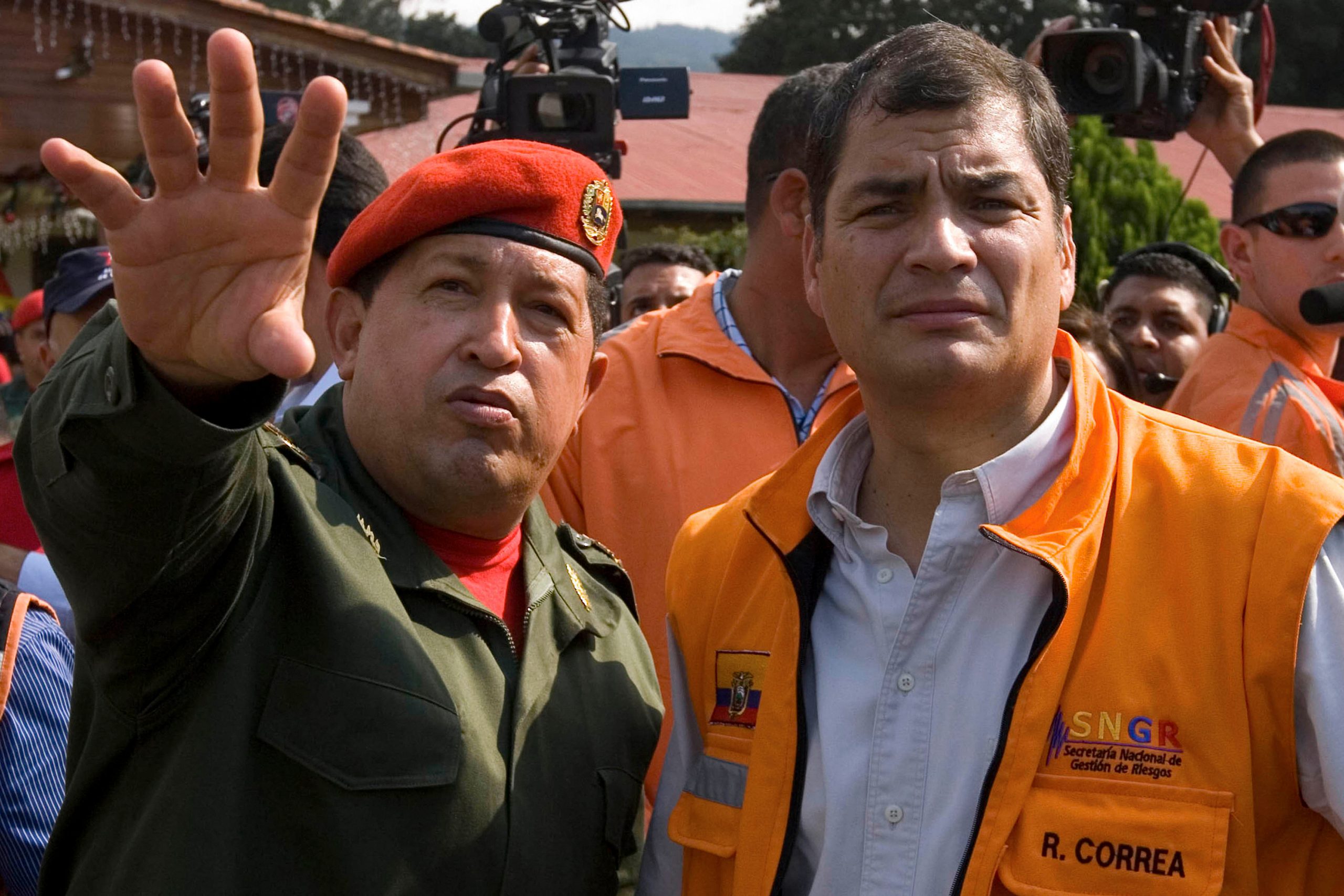 Caracas,(venezuela),Nov/14/2010.,Venezuelan,President,Hugo,Chavez,(l),And,Ecuadorian