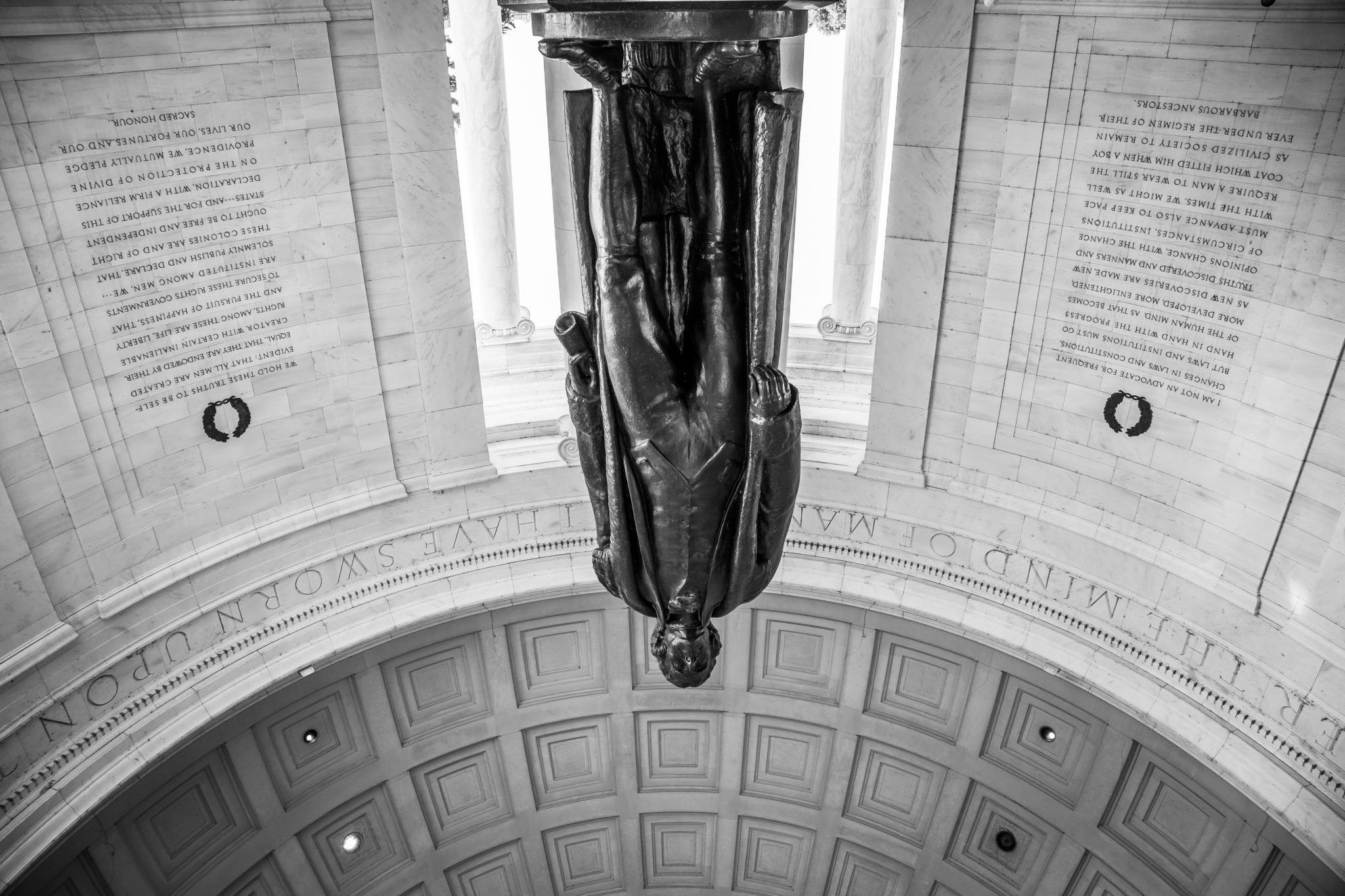 Statue,Of,Thomas,Jefferson,Inside,Memorial