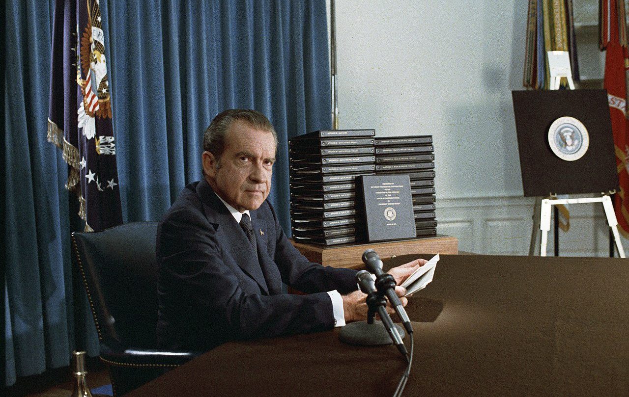 1280px-President_Richard_Nixon_during_his_speech_to_the_Nation_on_Watergate