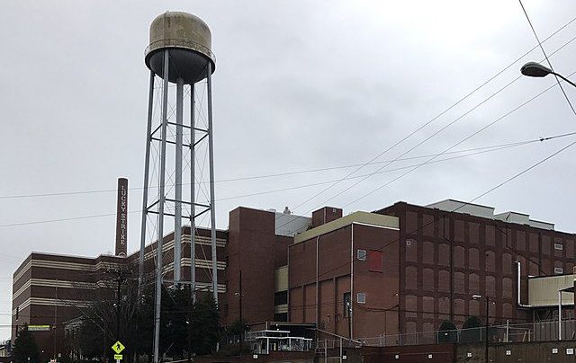 640px-American_Tobacco_Factory_in_Reidsville