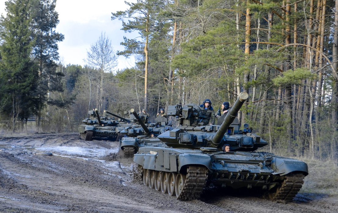 Belarus,,Minsk,28.04.2016:,Russian,Armored,Combat,Vehicles,Are,Navigating,Through