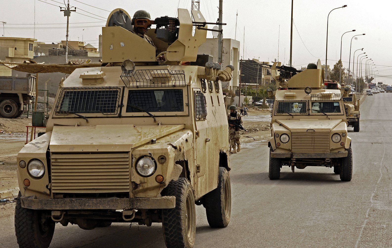 1599px-Iraqi_Patrol_in_Mosul,_Iraq