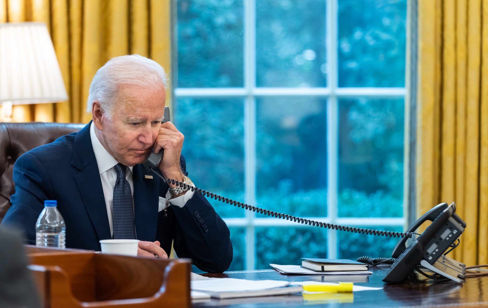 President_Biden_held_a_telephone_call_with_Ukrainian_President_Zelenskyy