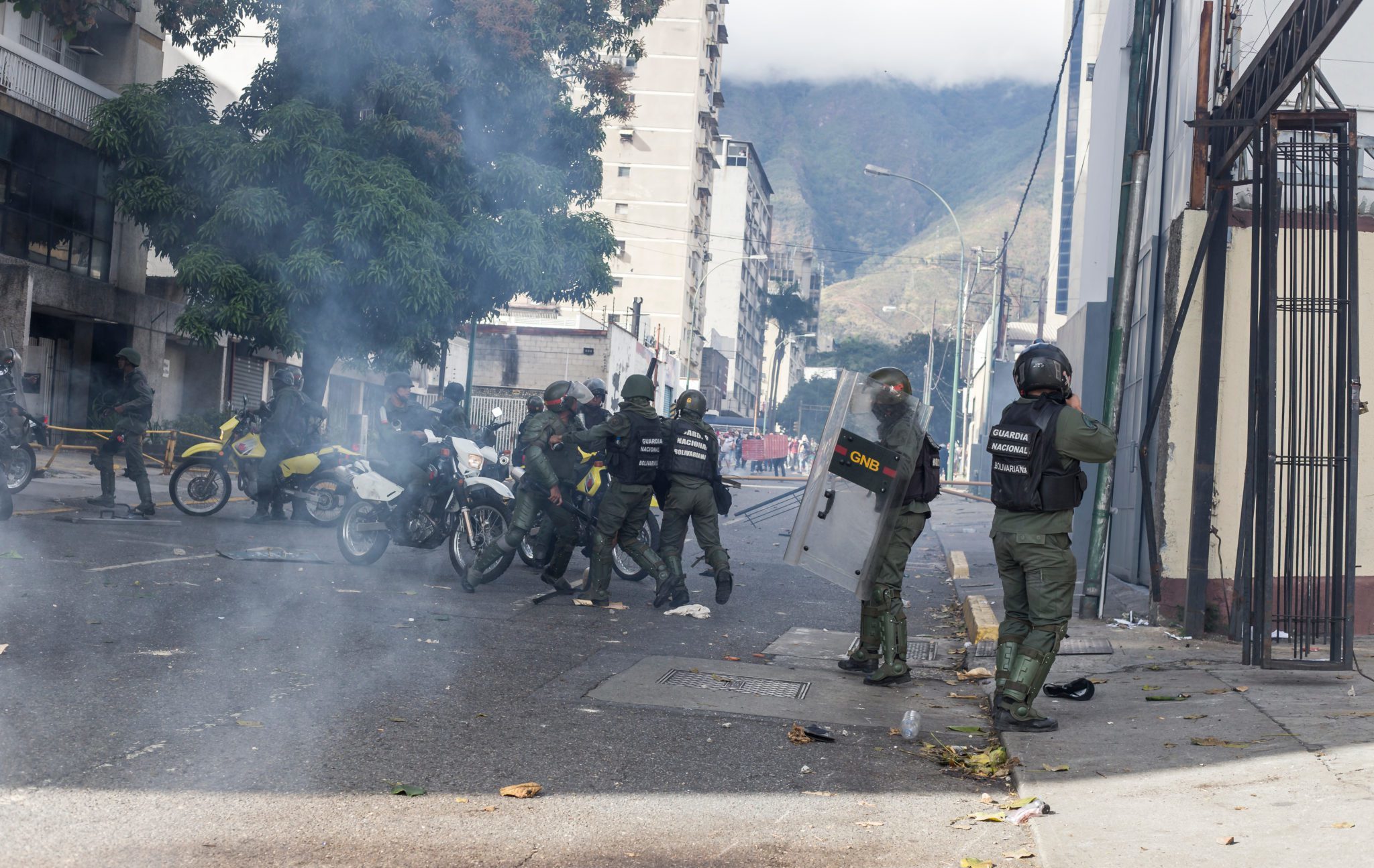Caracas,,Miranda/venezuela,-,January,23rd,2019:,Demonstrator,Fights,To,Avoid