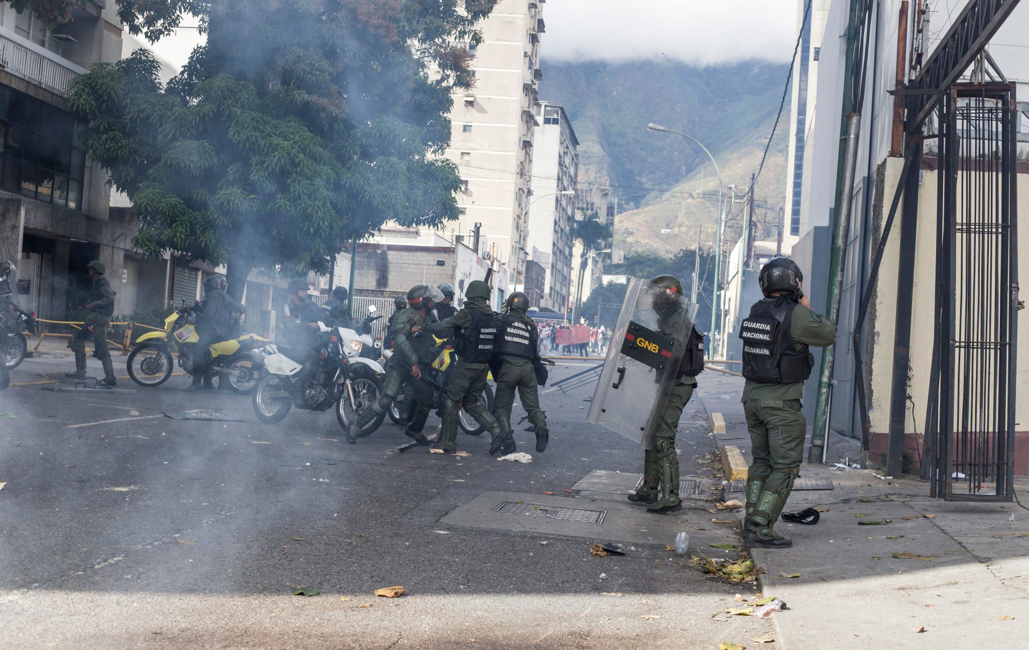Caracas,,Miranda/venezuela,-,January,23rd,2019:,Demonstrator,Fights,To,Avoid