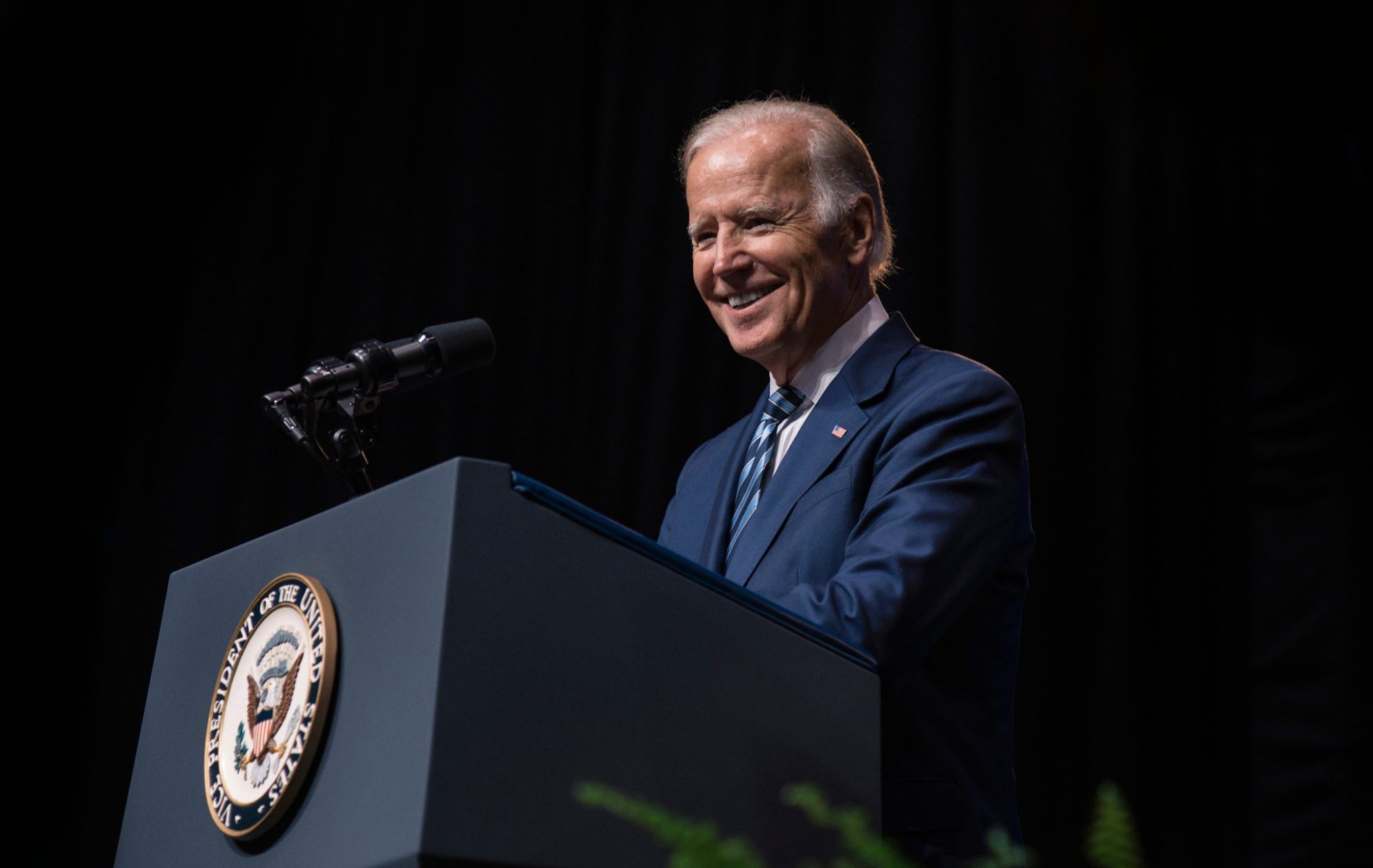 Houston,,Texas,/,Usa,-,09/16/16:,Joe,Biden,Delivers,A