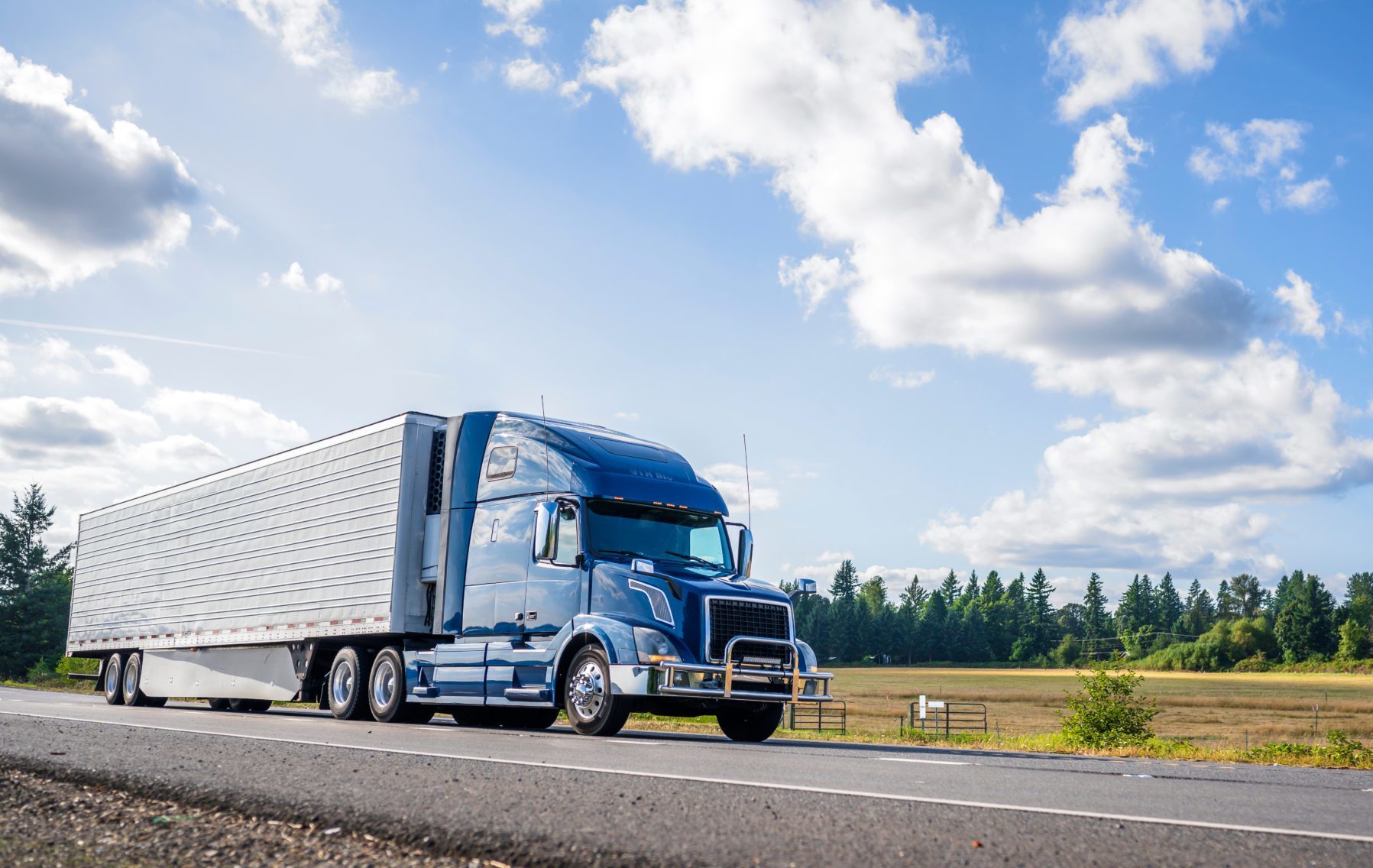 Big,Rig,Powerful,Professional,Industrial,Blue,Bonnet,Semi,Truck,For