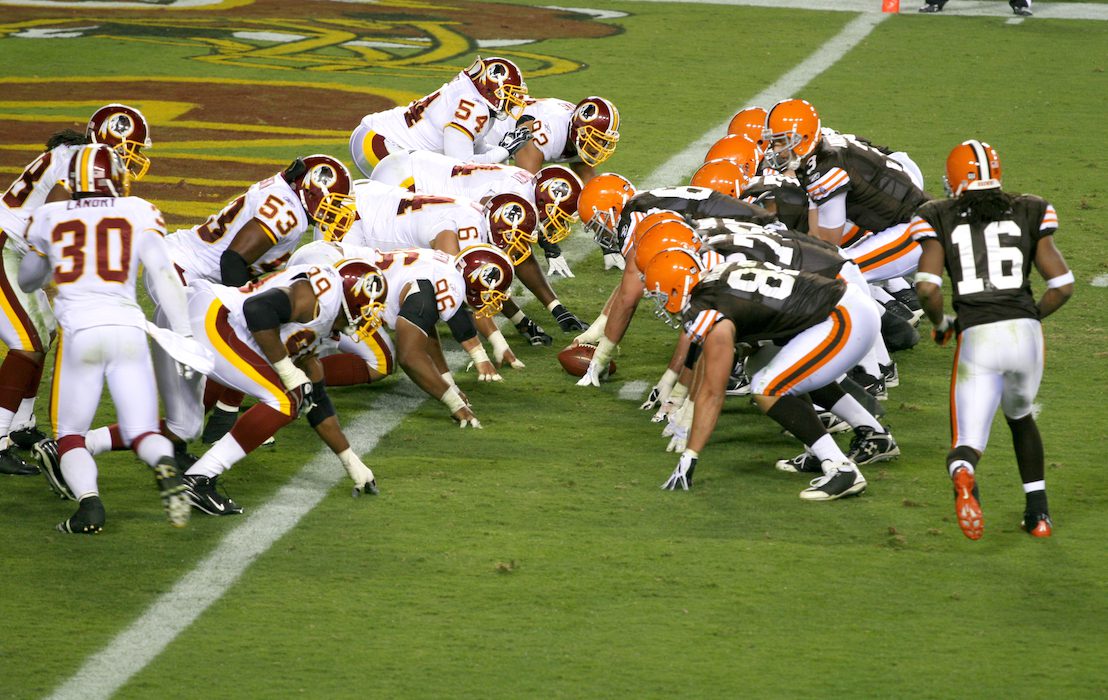 Washington,,Dc,-,October,19:,Washington,Redskins,Defending,Against,Cleveland