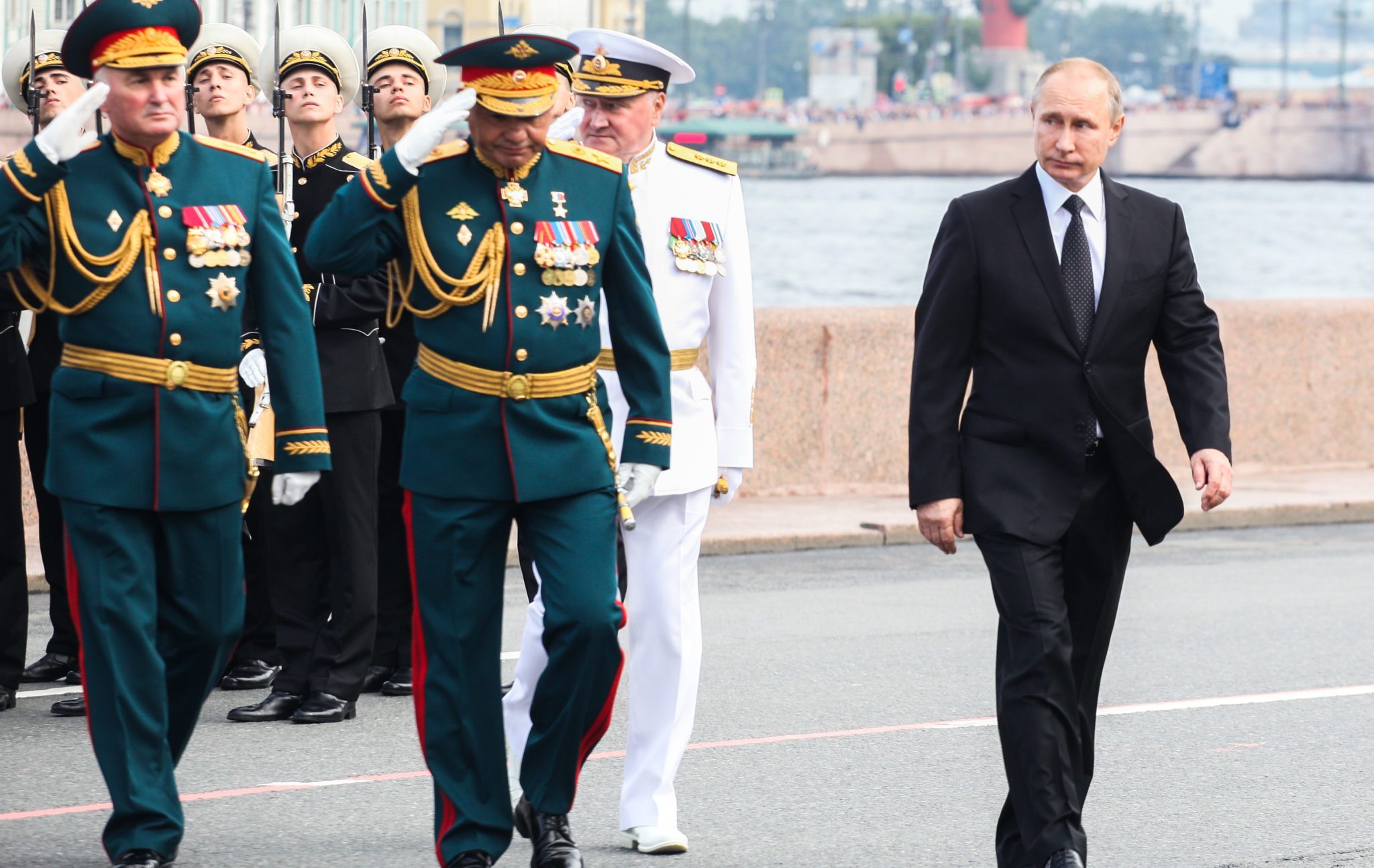 Putin attends parade on Russia's Navy Day