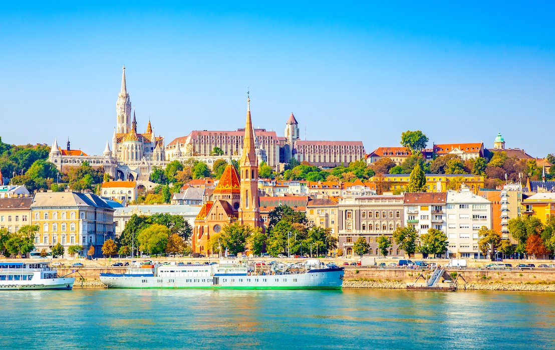 Budapest,Skyline,,Buda,Castle,And,Danube,River