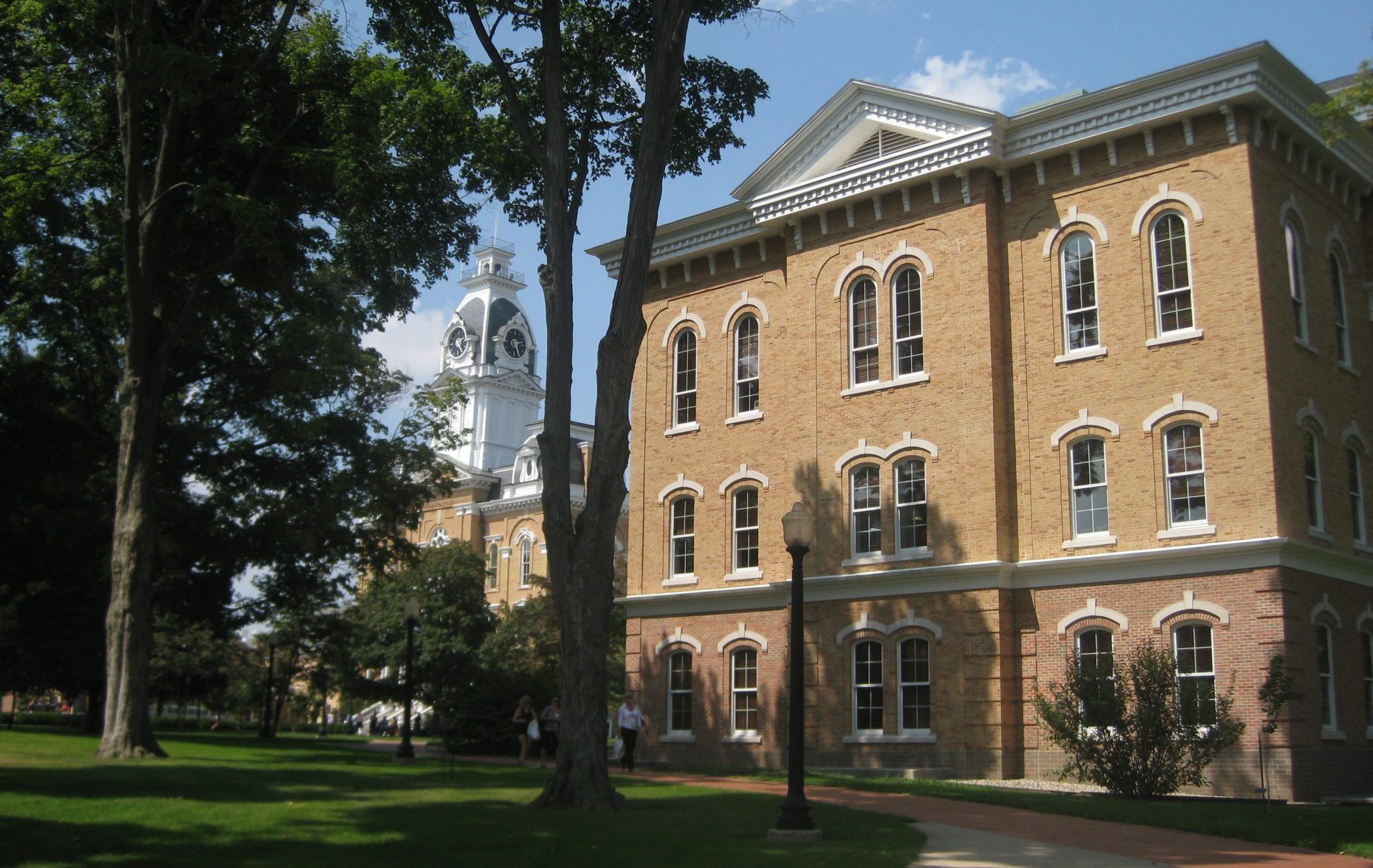 Hillsdale_College_Delp_Hall