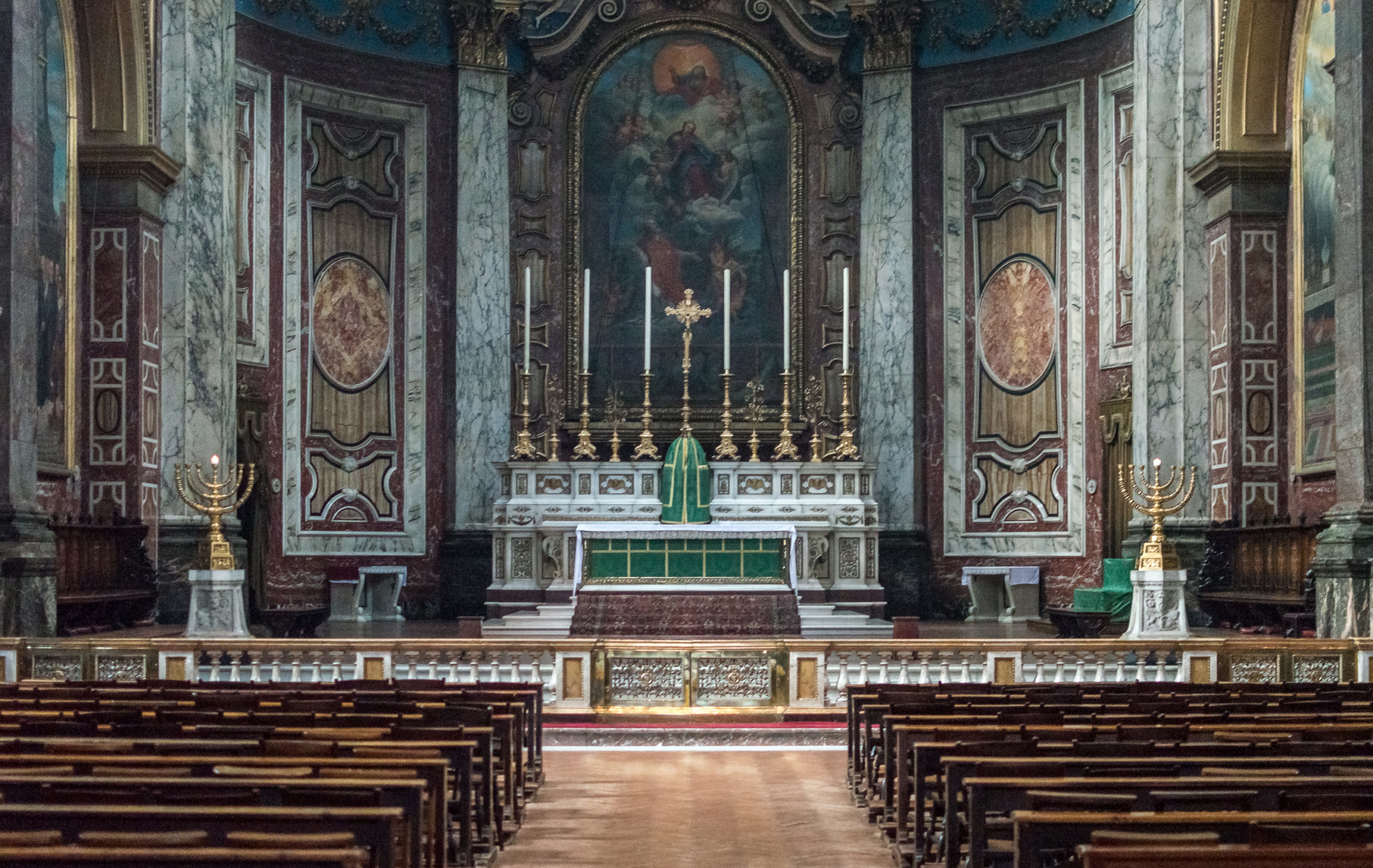 London,-,Oct,09,,2016:,Oratory,London,Altar,A