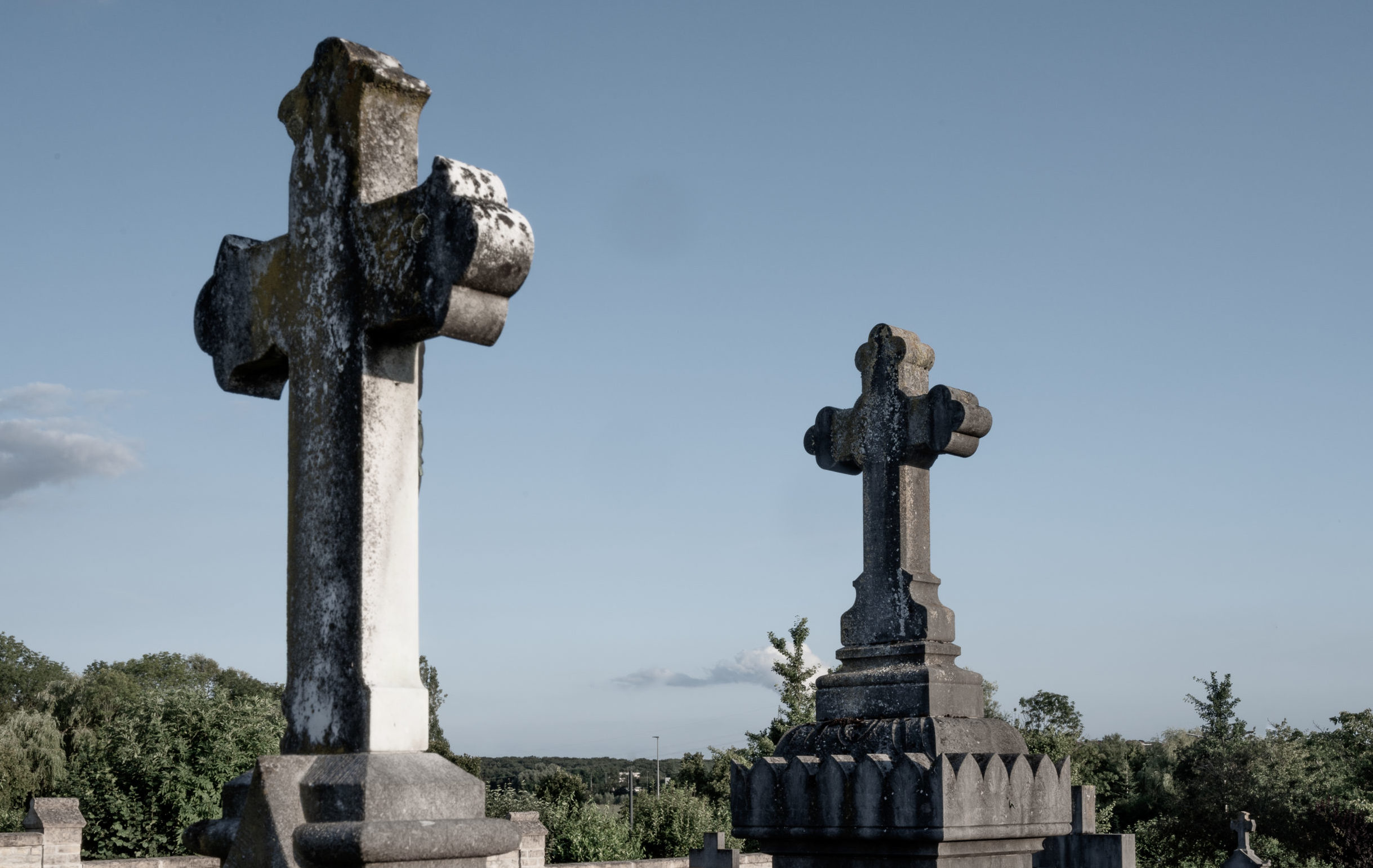 Old,Graves,In,A,Christian,Cemetery,In,Europe