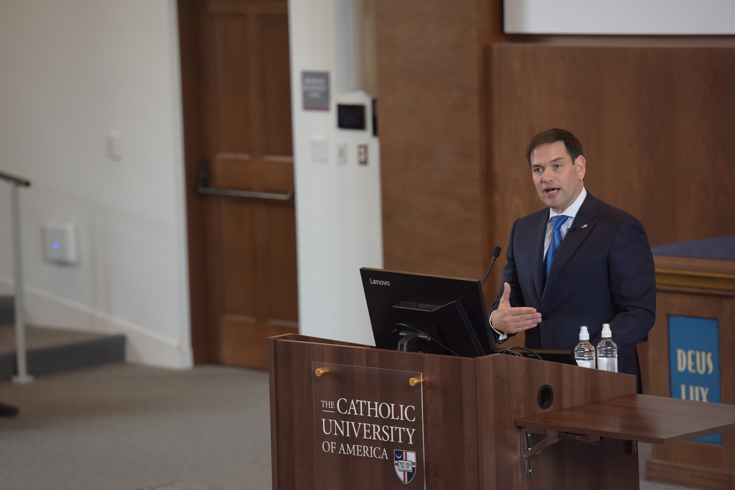 110519-sen-marco-rubio-speech-at-catholic-u--044