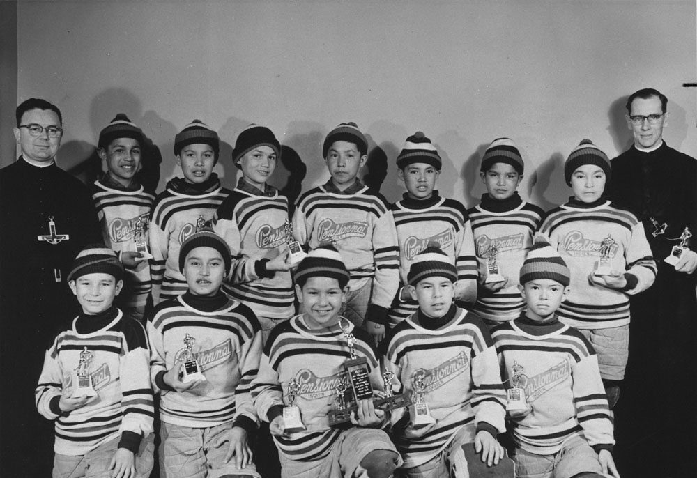 Indian_Residential_School_hockey_team