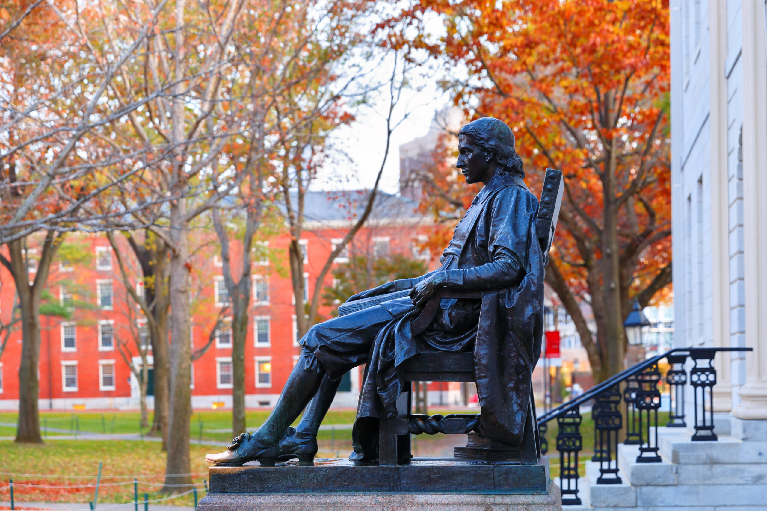 Boston,Massachusetts,-,November,10,,2019:,The,Statue,Of,John
