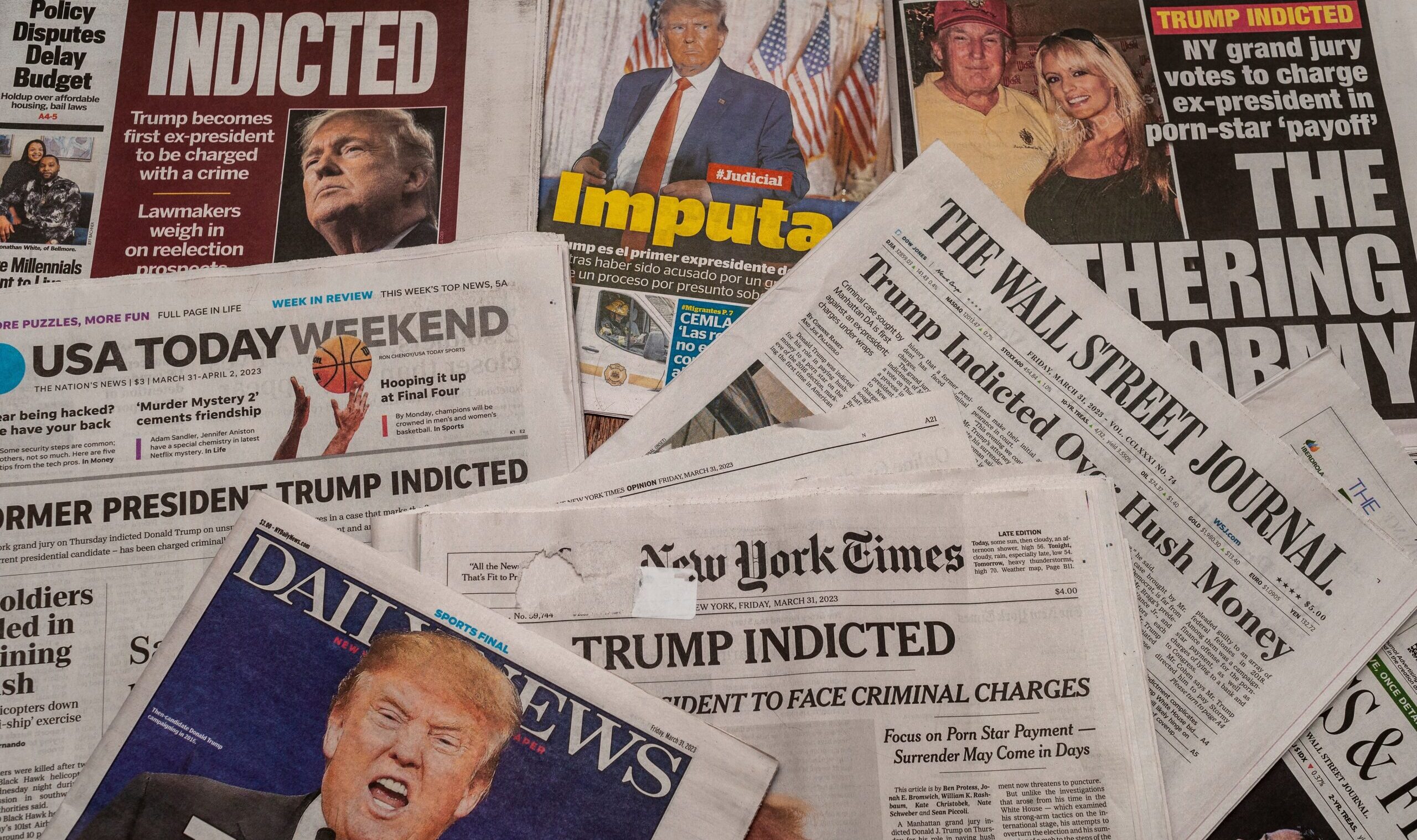 New,York,Ny,Usa_march,31,,2023,Headlines,Of,Newspapers,In