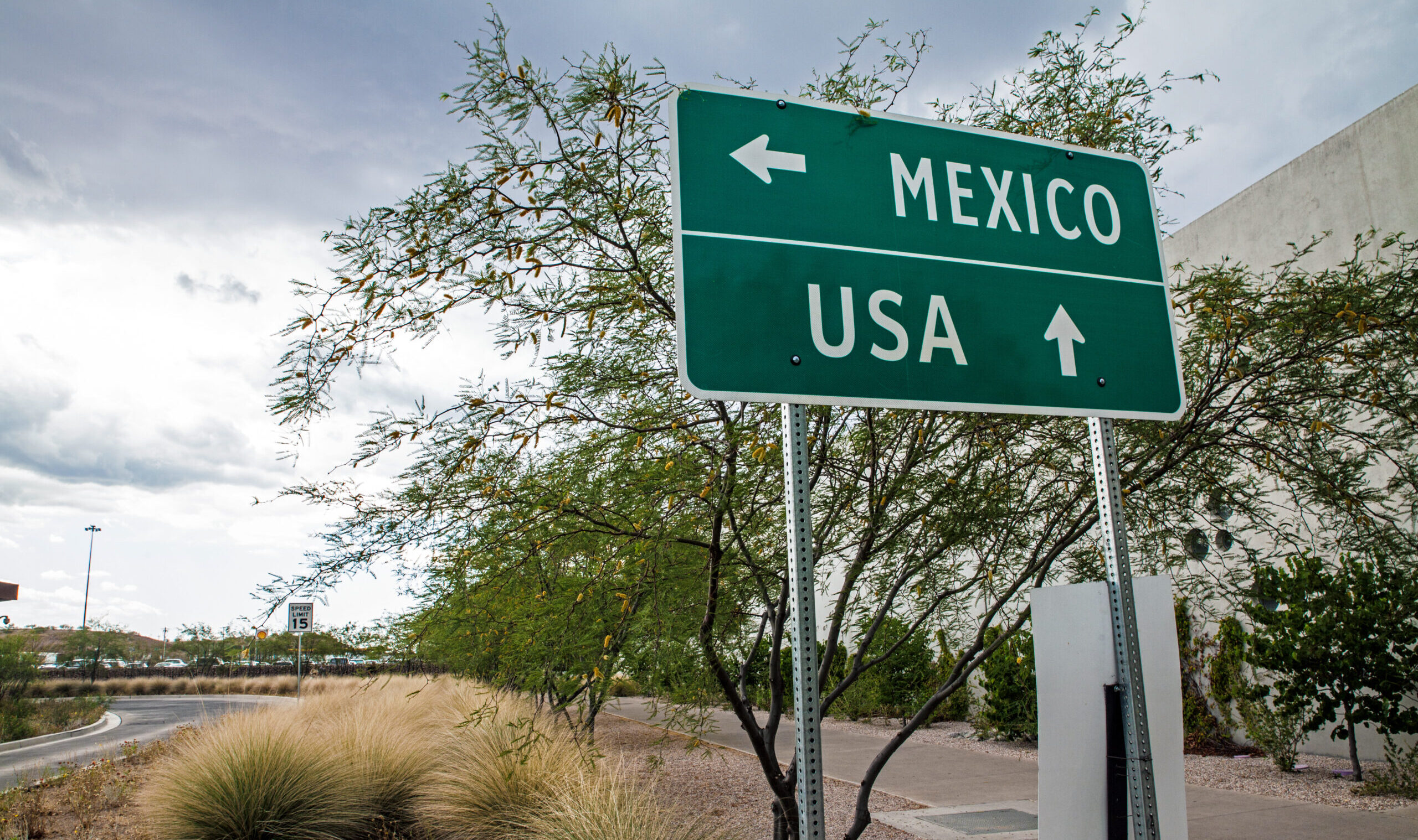 Signpost,At,The,Us-mexican,Border