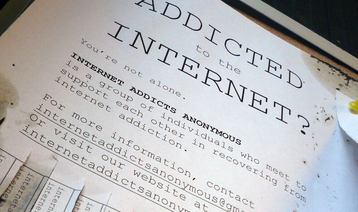 Addicted_to_the_Internet