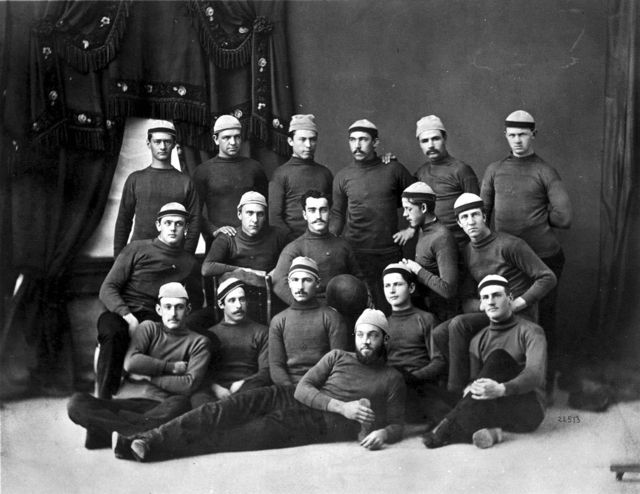 Yale_football_team_1875