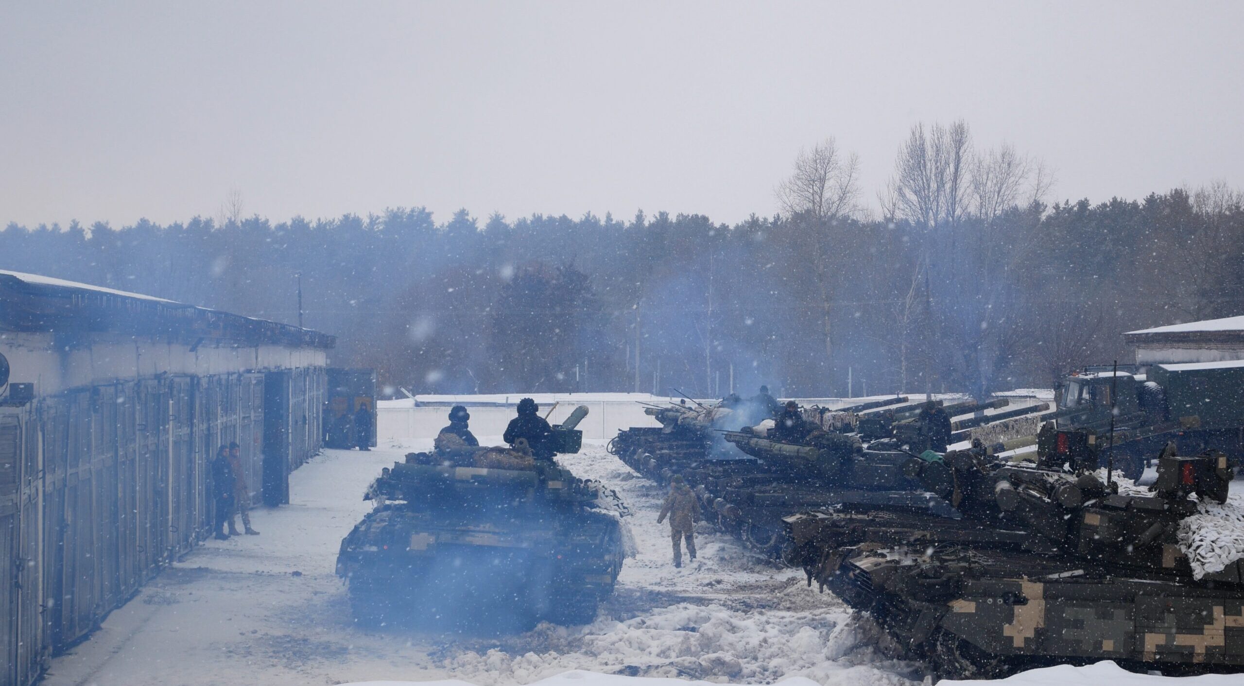 Kharkiv,,Ukraine,-,January,,31,,2022:,Tanks,With,Tankers,Turn