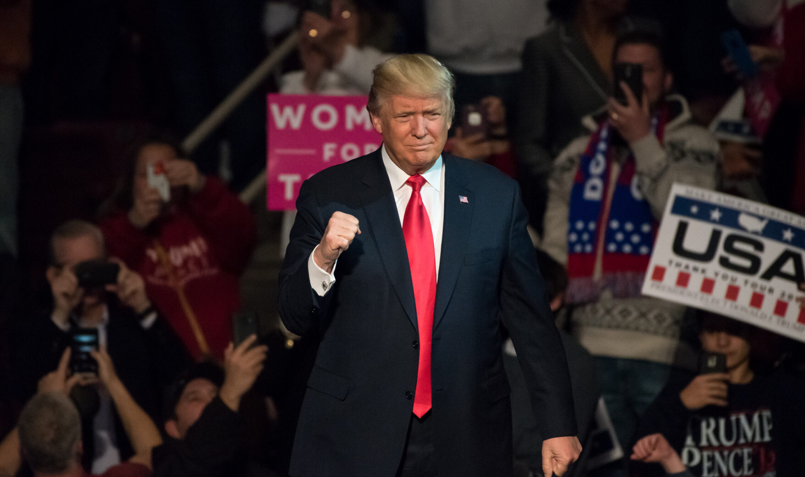 Hershey,,Pa,-,December,15,,2016:,President-elect,Donald,Trump,Gives