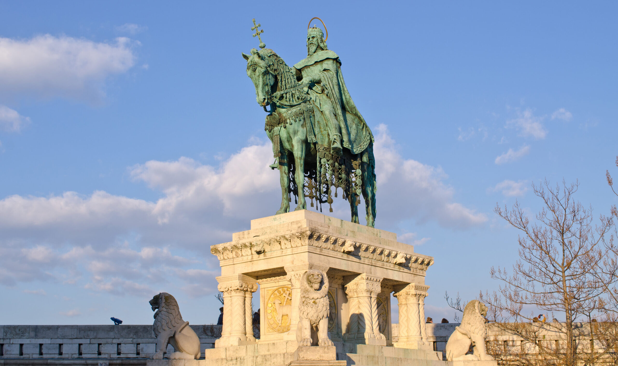 St,Stephen,Statue,In,Budapest,-,Hungary